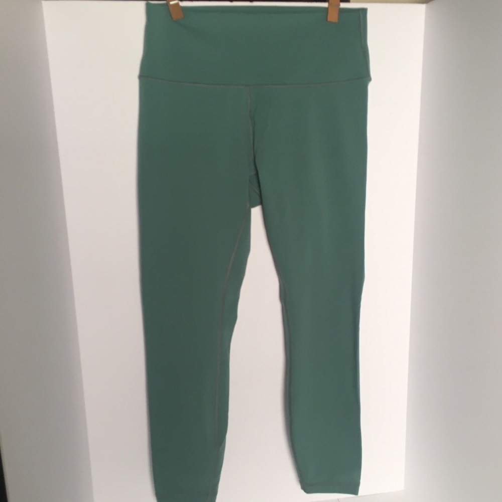 NWOT - LULULEMON • Wunder Under Luxtreme Legging